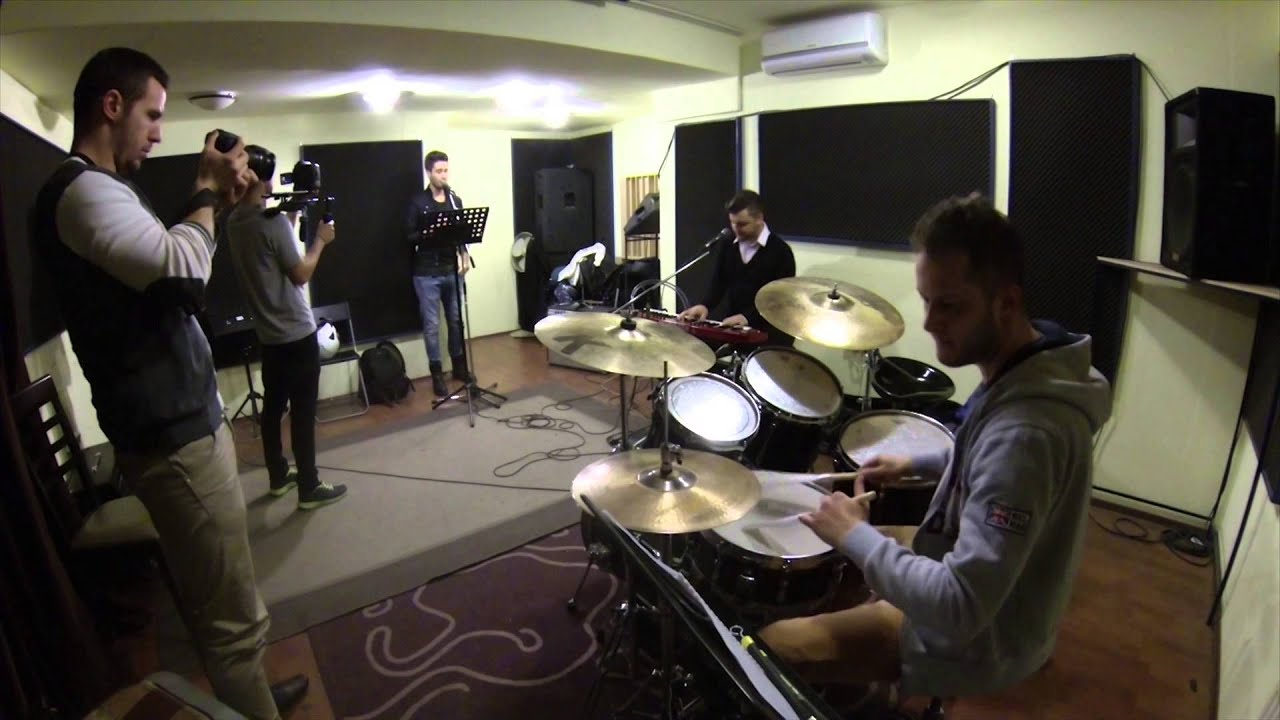 Király Viktor bevállalta az Eurovíziós Medley-t - Dal 2014