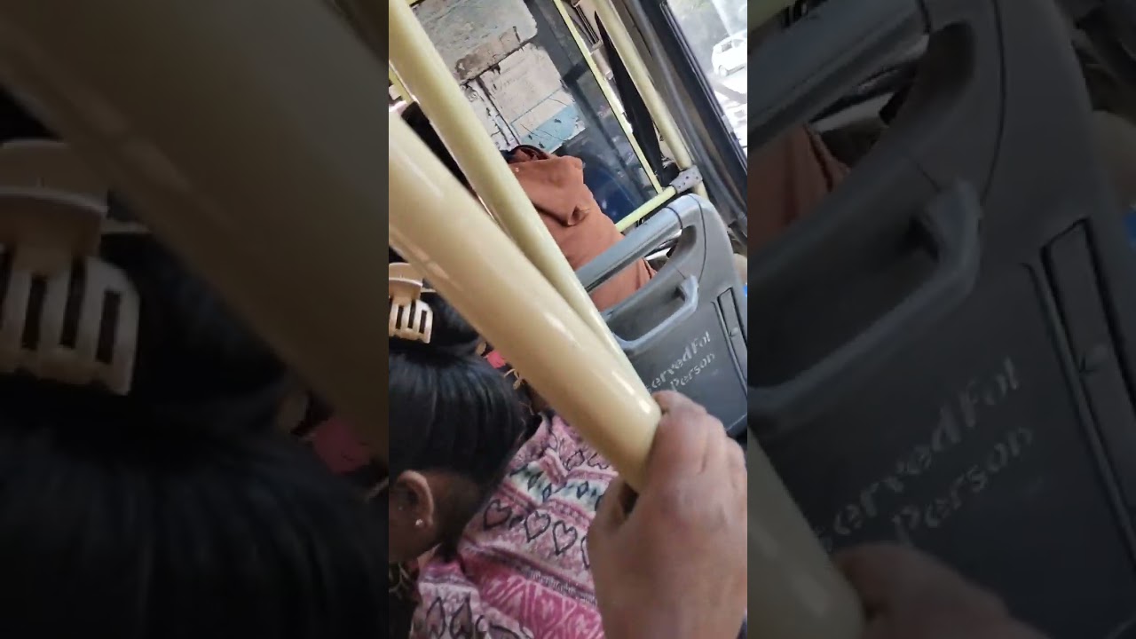 Delhi munirka me DTC bus 🚐 me live chori kese krte hai pocket mar