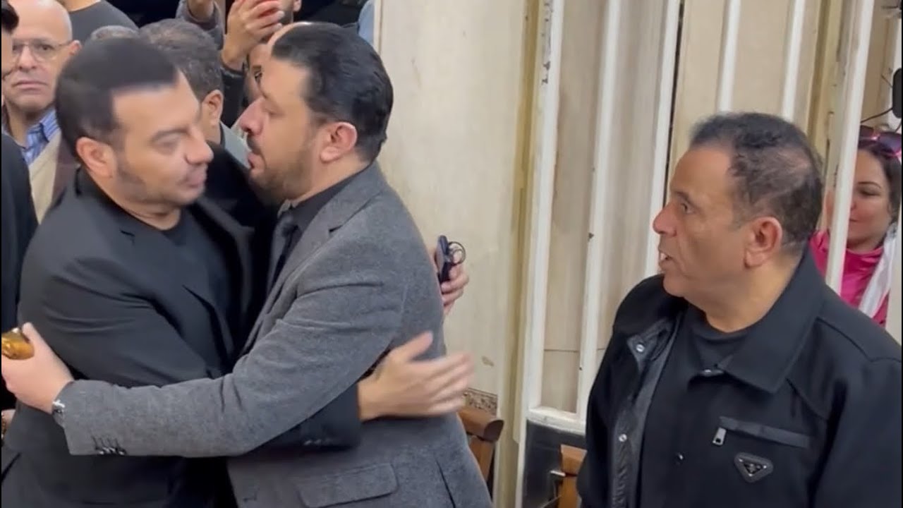 شاهد :  عزاء حلمي بكر بحضور محمد فؤاد و مصطفى كامل و إيهاب توفيق ونجوم الفن