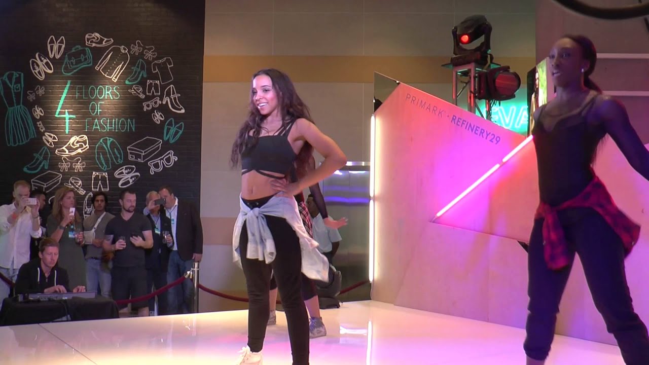 Tinashe performs 