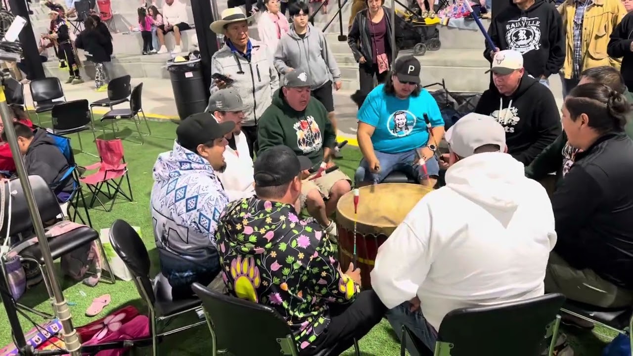 🫎Moosetown singers Saturday night @ O'Chiese Pow Wow 2024  singing for mens trad dancers (crow hop)
