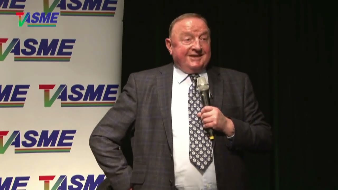 Albin Siwak był głupszy nawet od Lecha Wałęsy! - Michalkiewicz załamuje się pytaniami księdza!