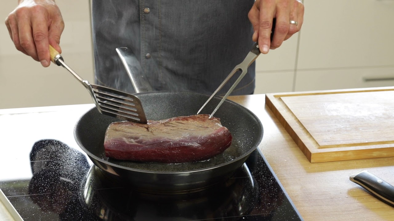 Rinderfilet richtig anbraten: K&uuml;chenchef J&ouml;rg G&ouml;tte zeigt wie's geht