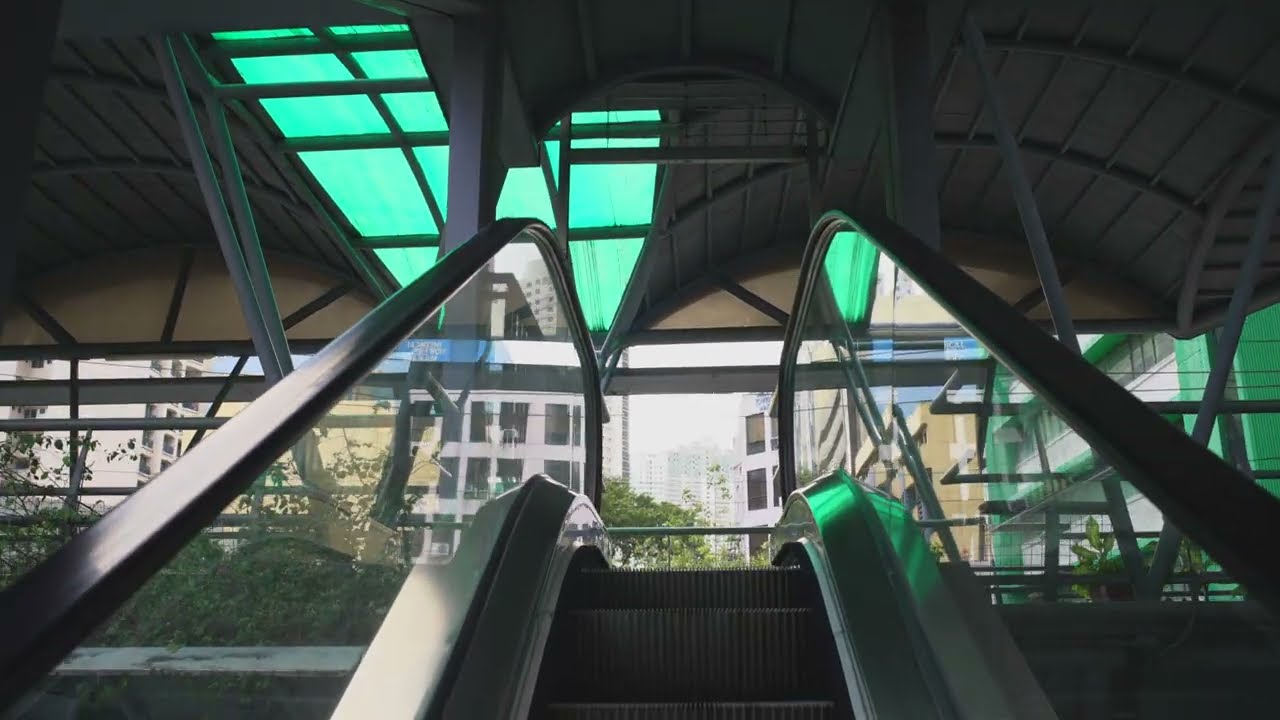 Philippines, Makati, V.A. Rufino St Overpass, 1X escalator