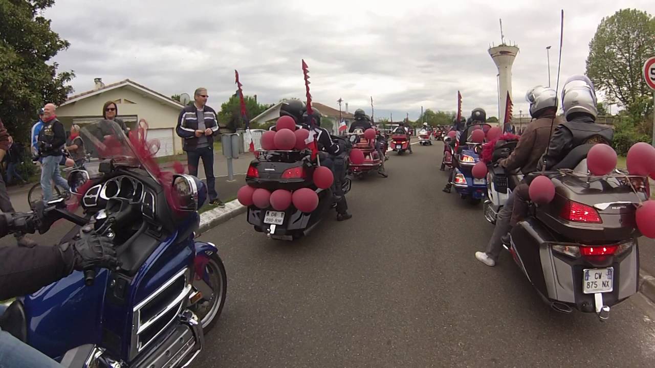 Rassemblement GoldWing 2016 à la Teste de Buch / la parade des Nations à Parentis en Born