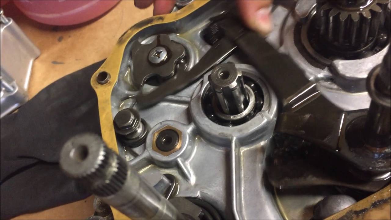 Honda CT70 Engine Rebuild (Clutch Side Tear-Down) Pt 2