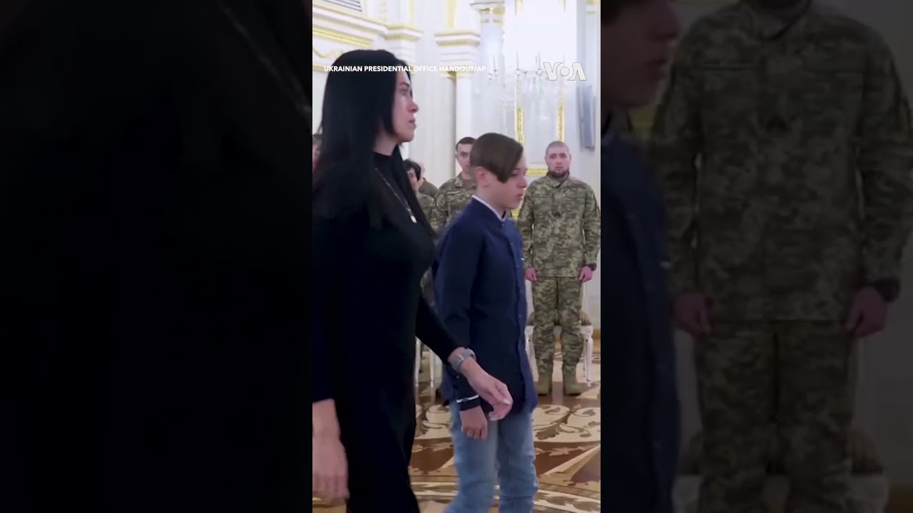 Zelenskyy Awards Families of Ukrainian Soldiers #shorts