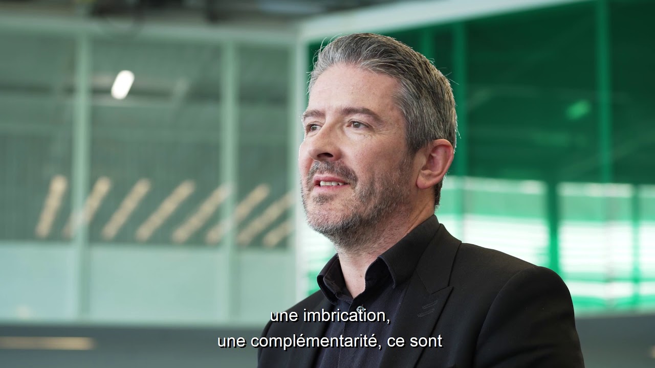 Renault - Gilles Vidal &agrave; propos du nouveau logo