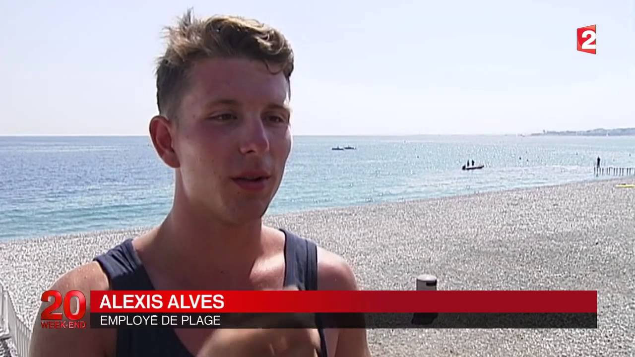 Des d&eacute;mineurs font exploser un obus de la seconde guerre mondiale sur la plage de Nice