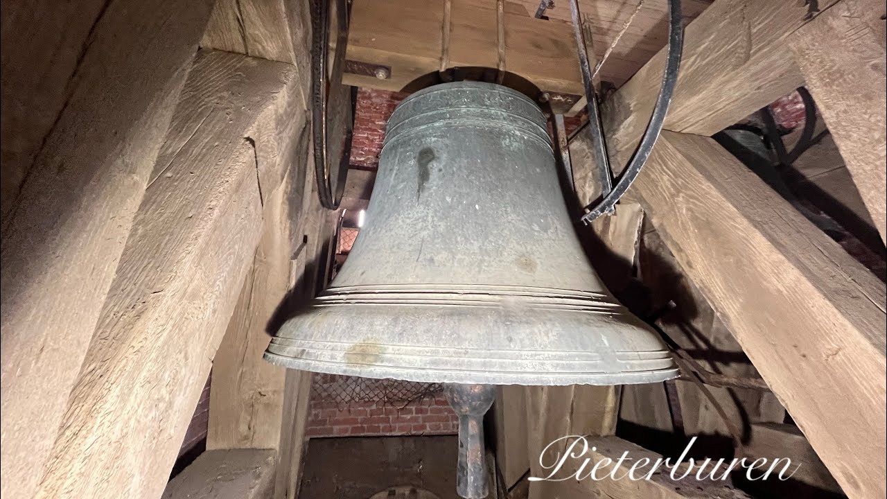 Pieterburen, de luidklokken van de petruskerk. Solo & plenum.