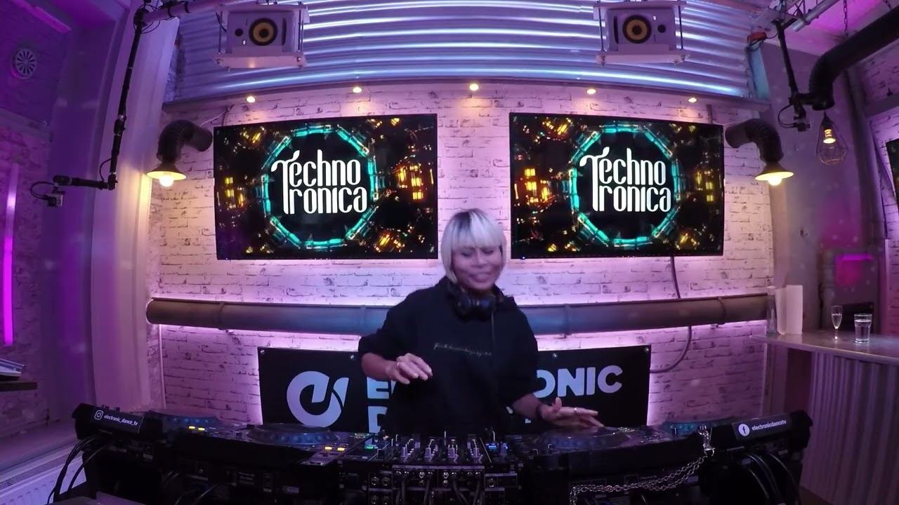 Nakadia @ Electronic Dance TV - Techno Tronica Hamburg Germany (ดีเจ นาคาเดีย)