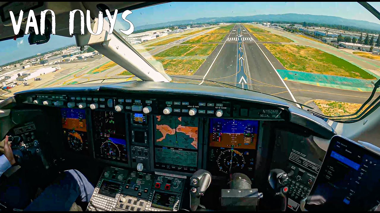 4K | Pilot's View | Landing at Van Nuys