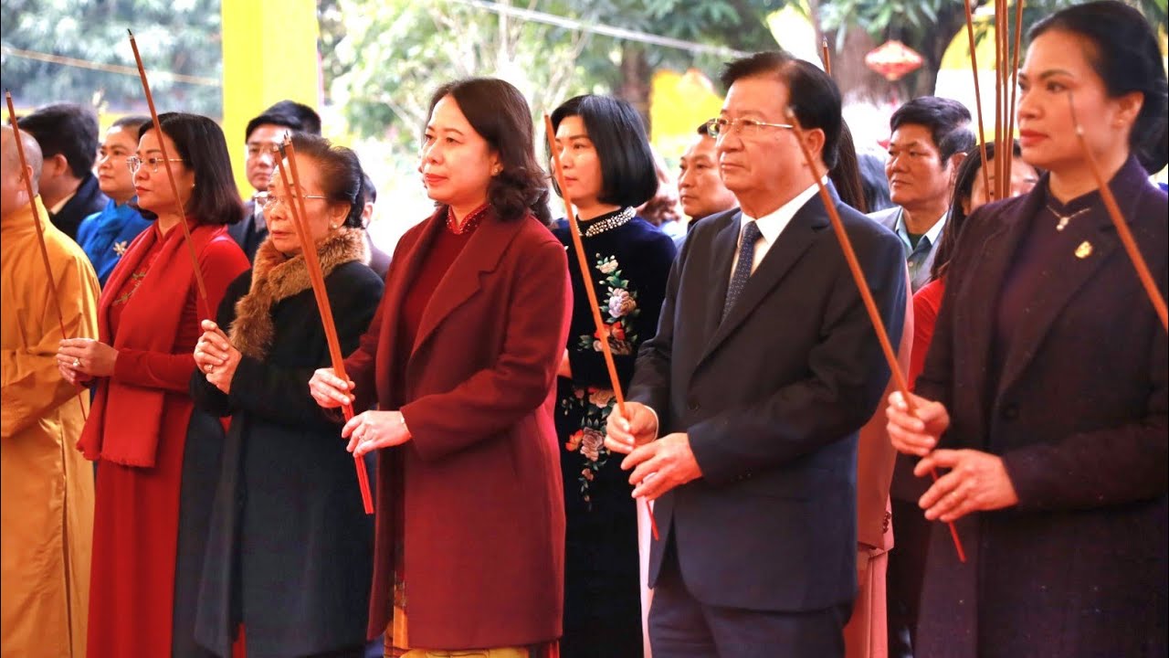 Lễ hội Đền Hai Bà Trưng mùng 6 tết Quý mão 2023 (Lễ rước - Lễ dâng hương)