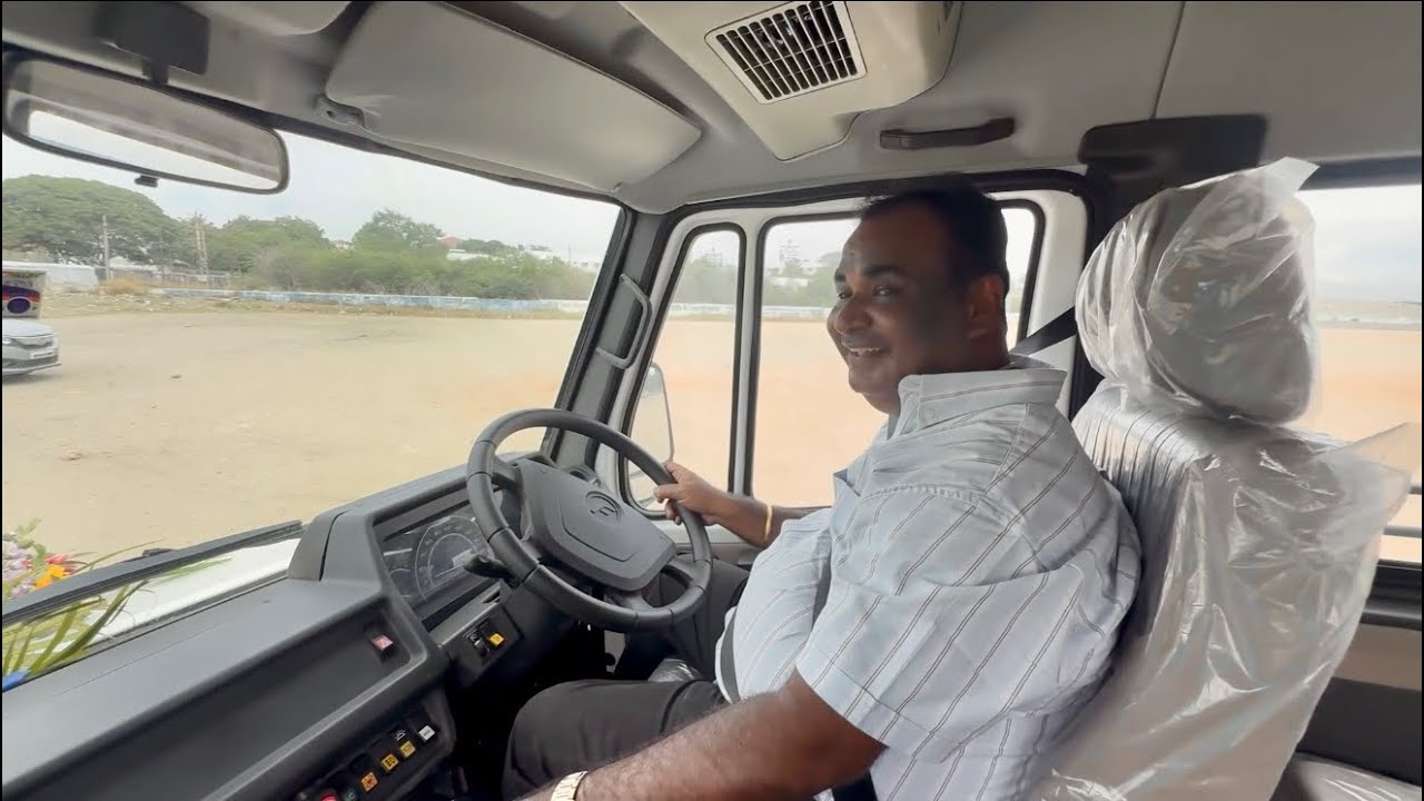 13 சீட்டர் பெரிய குடும்பத்திற்கு ஏற்ற ஒரு சொகுசு வேன் ?  Force Traveller Tamil Review 