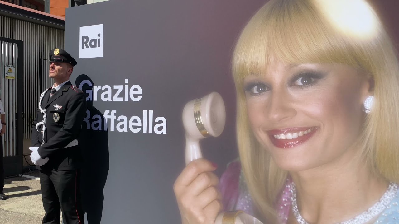 Raffaella Carrà lascia gli studi Rai di via Teulada per l’ultima volta