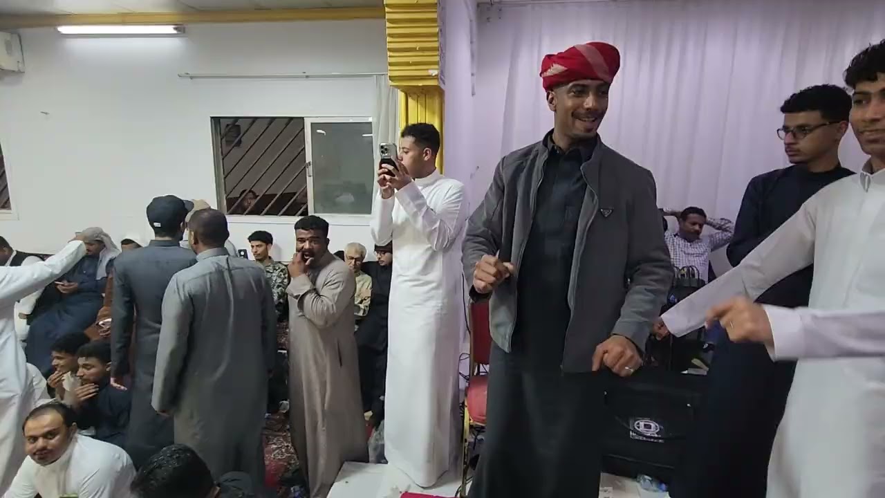 الفنان علي باسعد المعذره ياشبام العاليه من سمر وشعبنة ال شبام ليلة امس بالرياض🦜🌴💚❤️🤍
