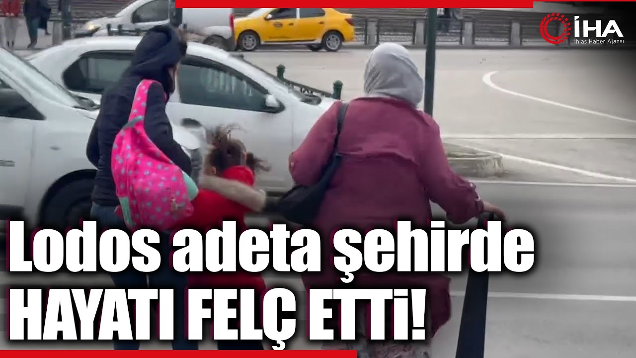 Fırtına Bursa'da Adeta İnsanları Uçurdu, Kadınlar Ve Çocuklar Zor Anlar Yaşadı