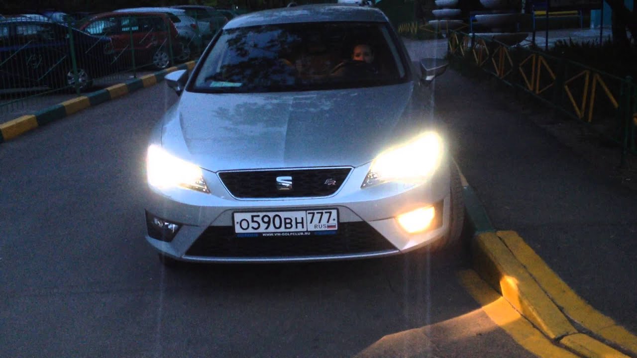 SEAT Leon FR 2013 Cornering Lights