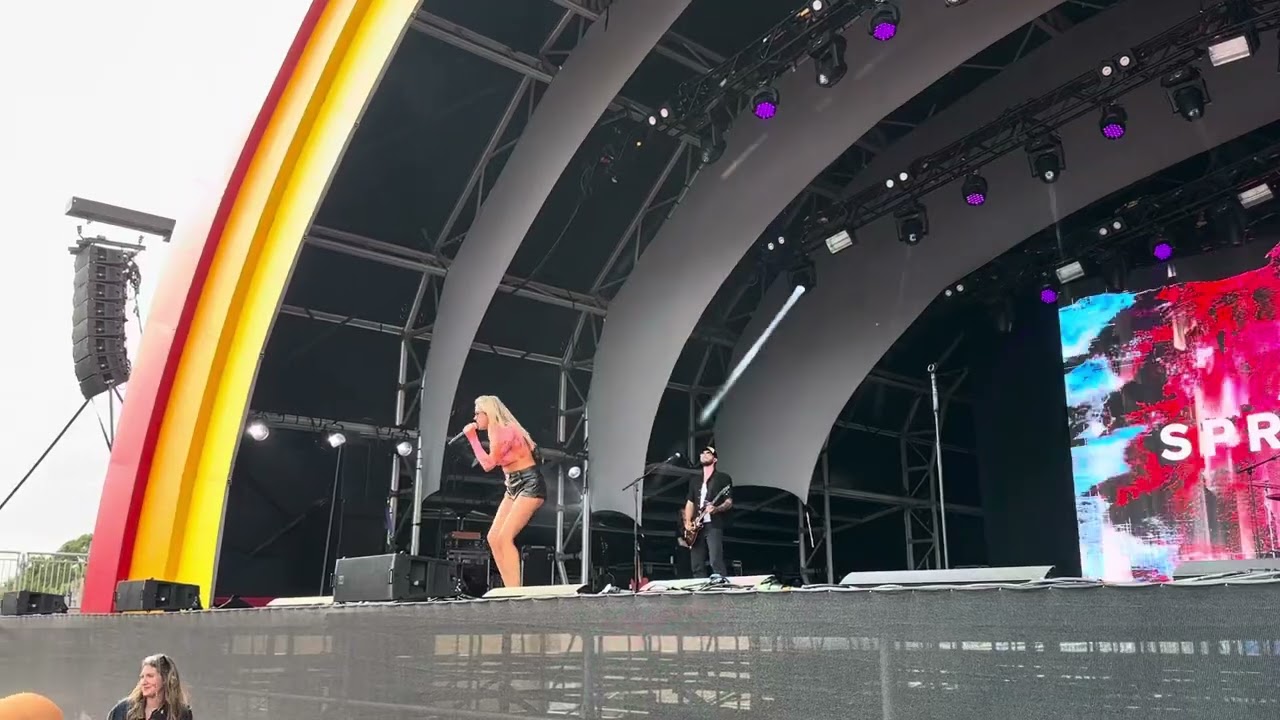 Alana Springsteen - Cowboy (Live at BST Hyde Park)