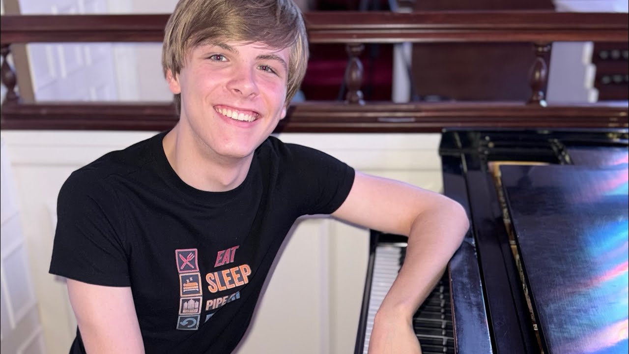 Emotional improvisation of Come Thou Fount #church #music #piano 