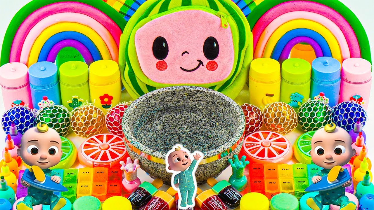 COCOMELON | Campurkan riasan dan glitter ke dalam Slime Bening | Mencampur Semua Smoothie Slime Saya