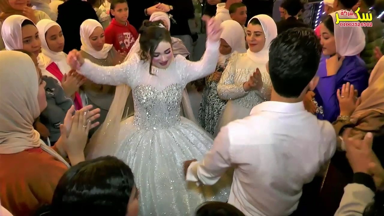 العروسة وأصحابها قلبوا الفرح 🔥 ذهول أصحاب العريس 💃😱