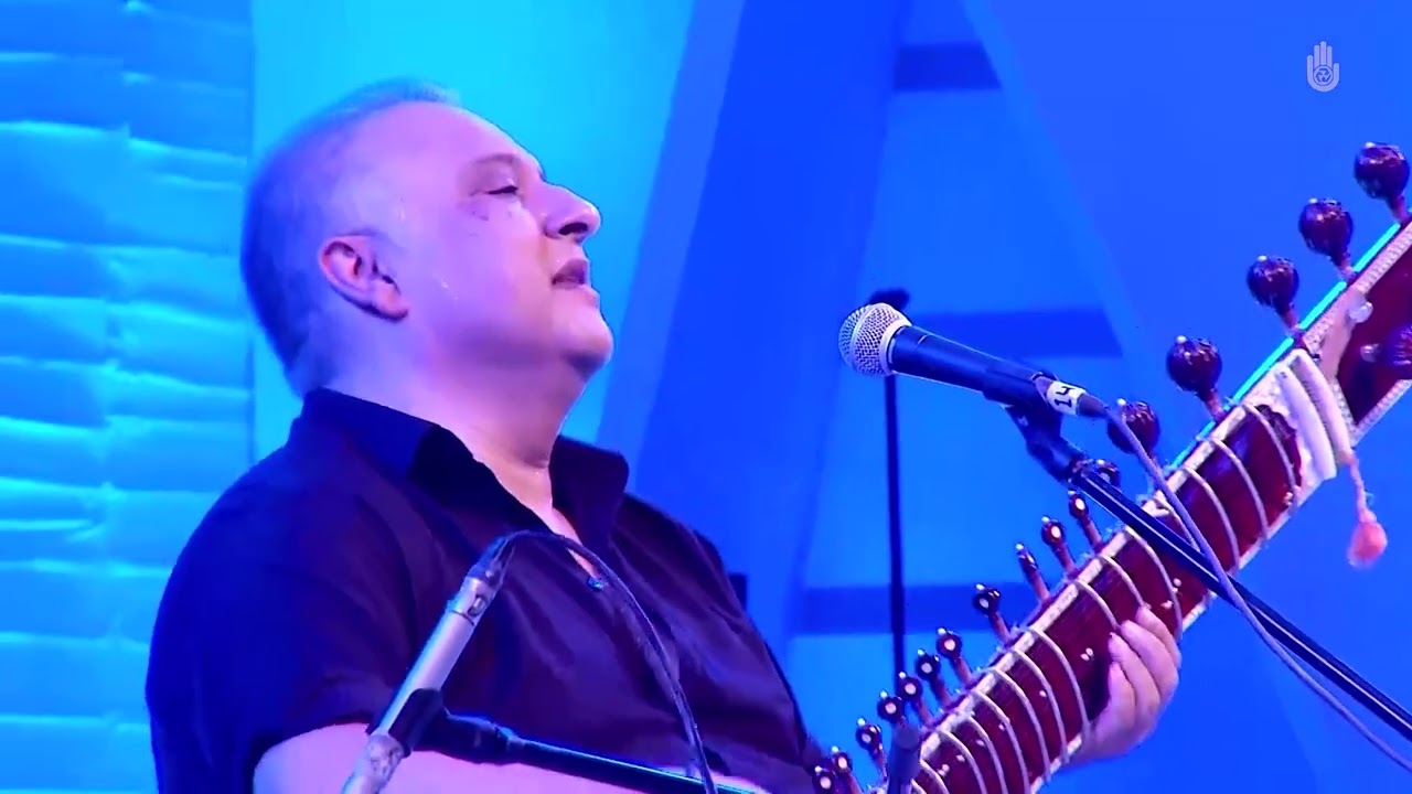 Tumhare shehar ka mausam by Ustad Shujaat Khan at BCMF 2015