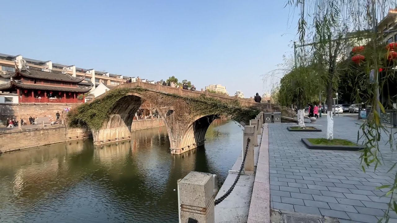 浙江余姚市中心现状，拍摄于下午2点40分，这场景无法接受？
