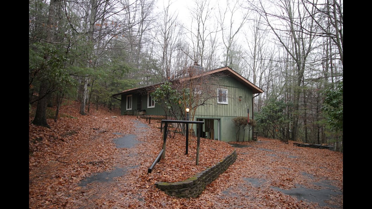 Connestee Falls Home For Sale, 74 Wesa Court, Brevard, NC.  Blue Ride Homes and Land For Sale