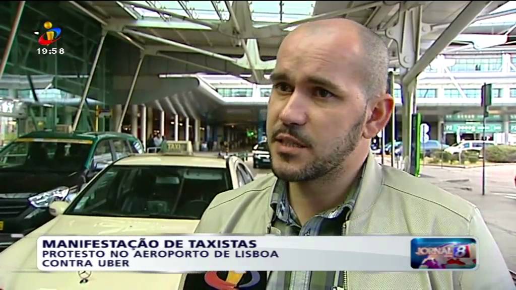 Taxistas manifestam-se no aeroporto de Lisboa