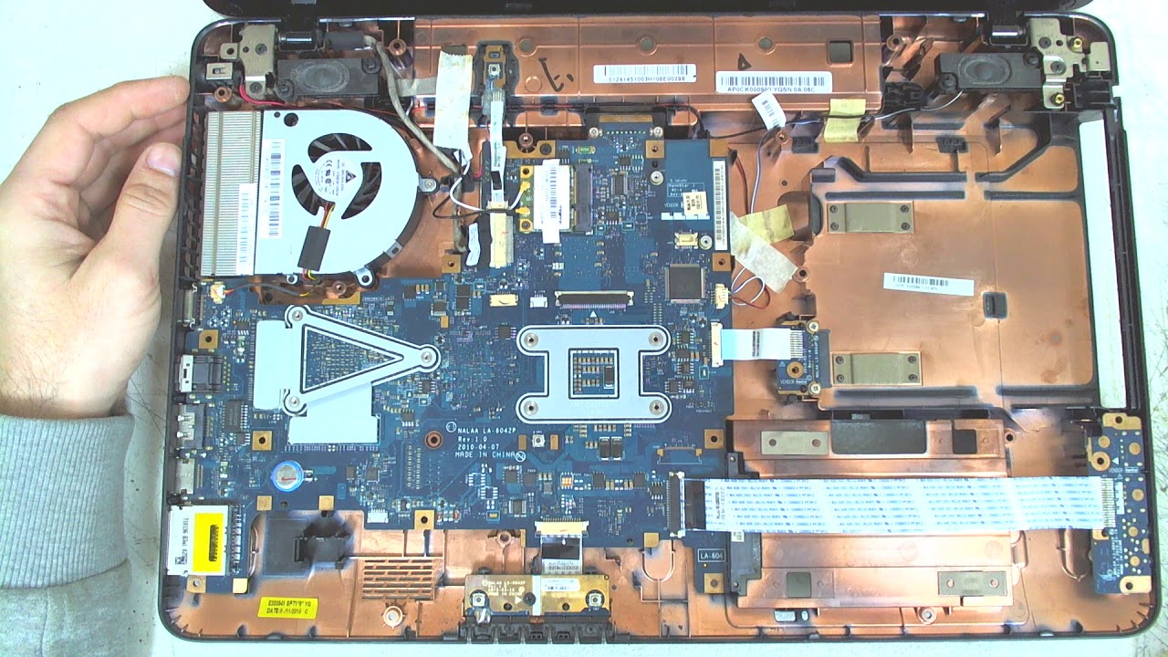Разборка Toshiba Satellite L670 / Чистка вентилятора