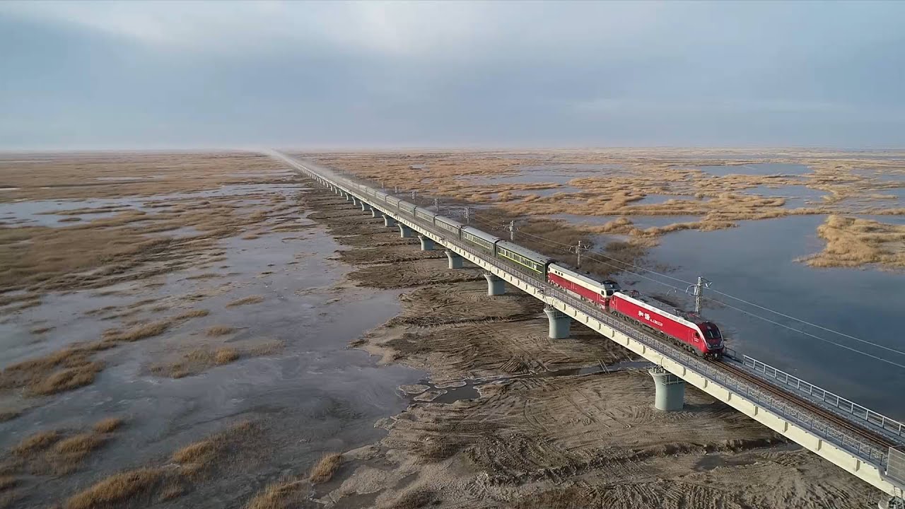 Xinjiang section of Golmud-Korla Railway passes dynamic testing