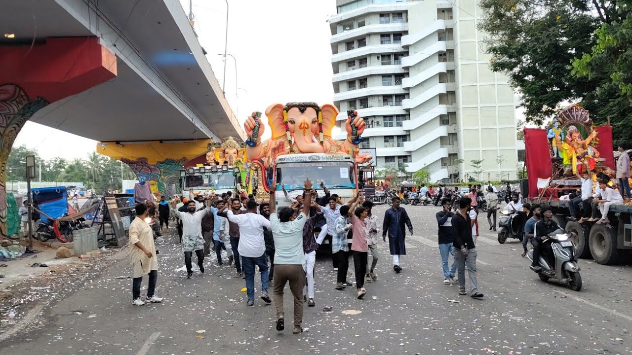 Our Ganesh🙏 Visarjan Full Hulchul🕺 At Tank bund💥 2025 || #ganapatibappamorya #aglebarastujaldiaa 