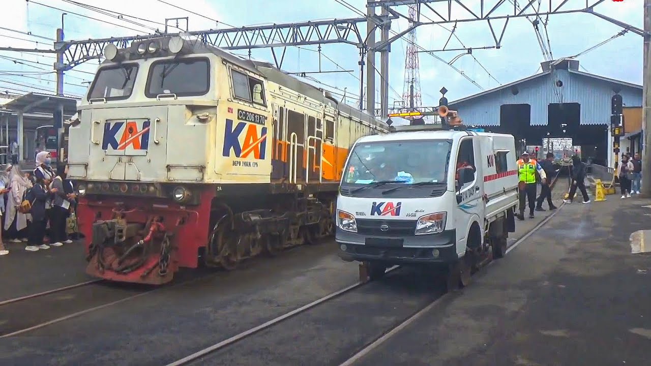 KERETA MINI DAN BESAR!! HUNTING KERETA API KPJ DAN KRL COMMUTER LINE DI STASIUN BESAR BOGOR 