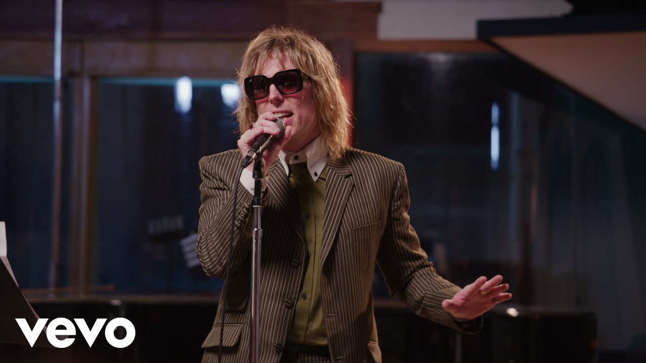 The Struts - Pretty Vicious (Acoustic / Unplugged At EastWest)