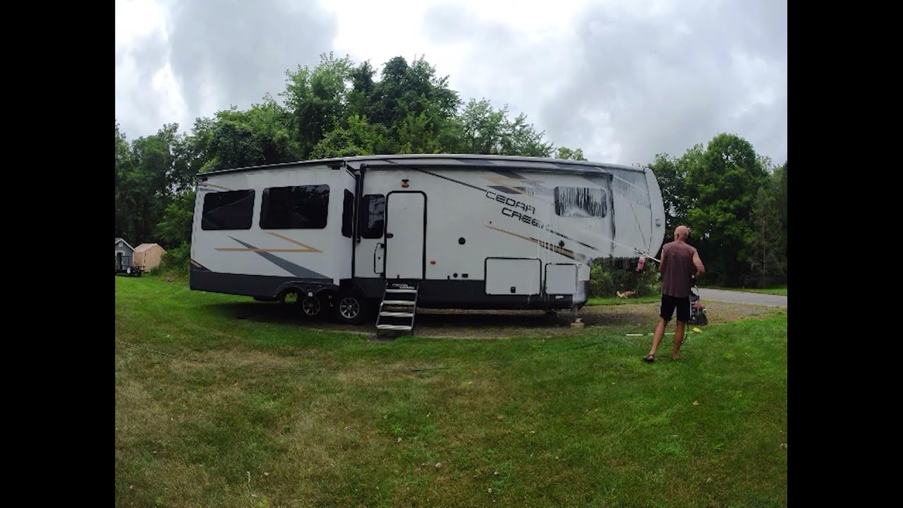 Cleaning a trailer the Easy Way