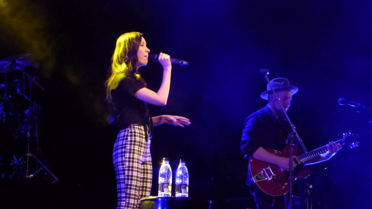 Bruce Guthro - Introducing Band and Jodi Guthro - Everyone Loves Me, But You - Frankfurt 24.11.19