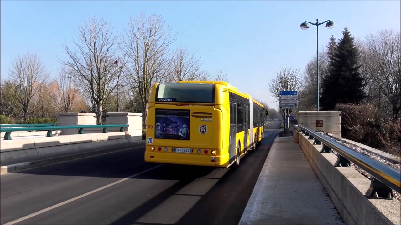 En Gare routière de Marne la Vallée - Chessy (77)
