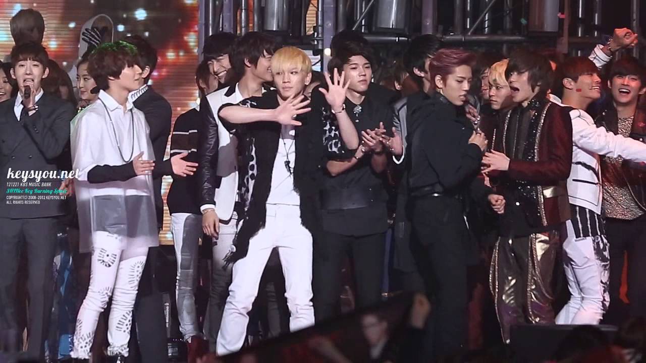 [FANCAM] 121221 Music Bank SHINee All I Want for christmas is You