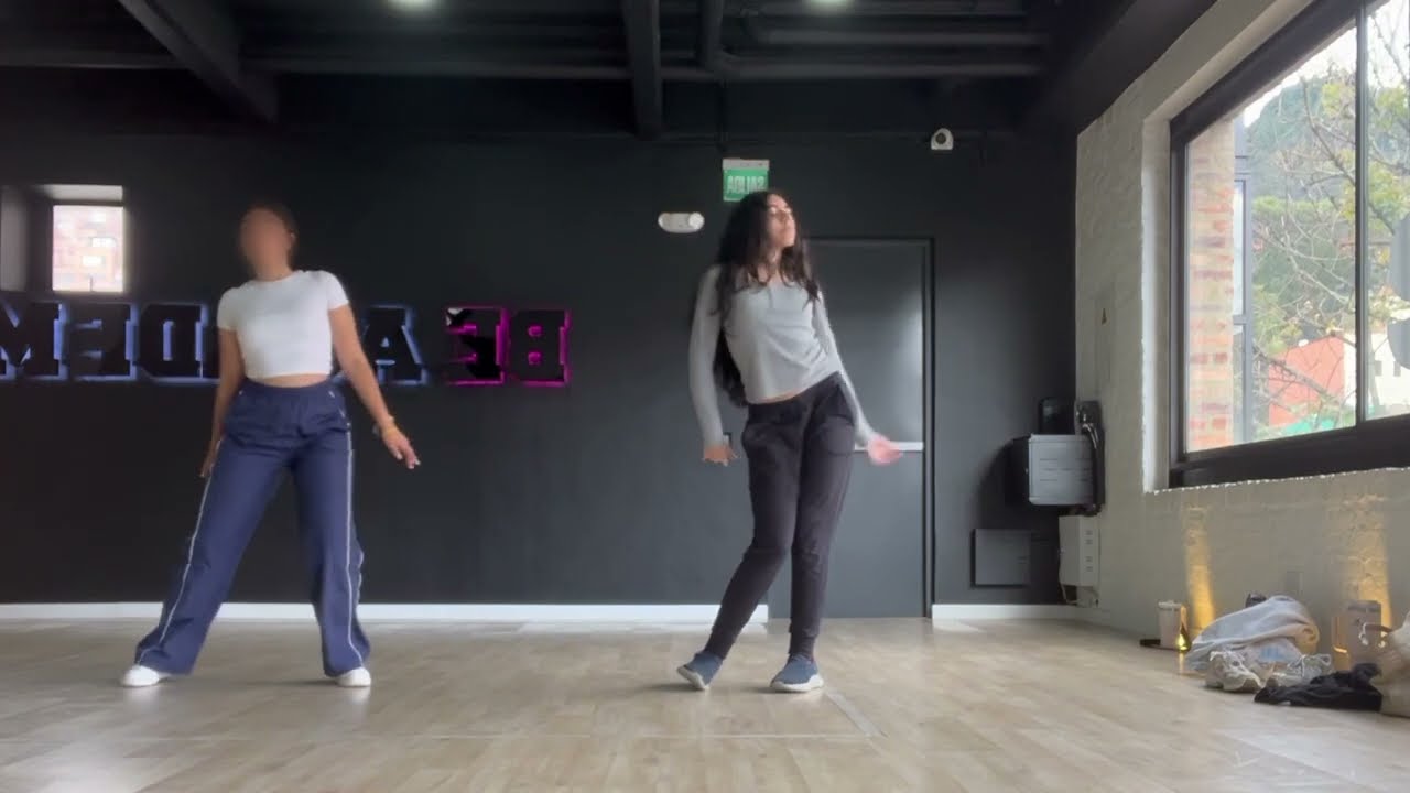 Dancing to J balvin (Urban choreography) | Thifany Muse