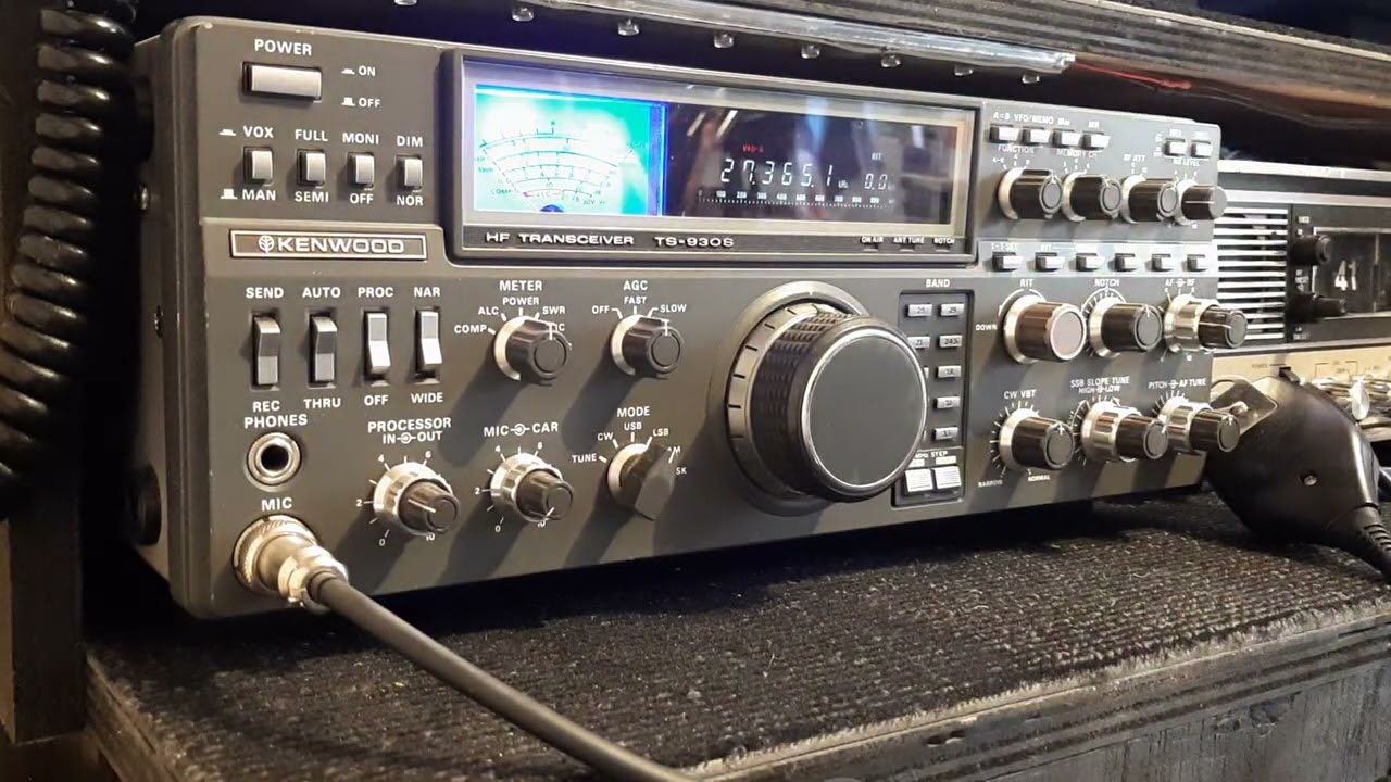 Testing Out a Old School Kenwood TS-930S Making Contact with 537 Montana🇺🇸 9657 Seattle Washington🇺🇸