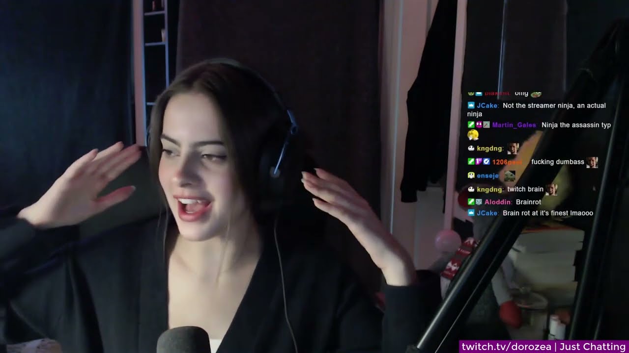 Lily congratulates Michael for uploading his annual video | Best Twitch, YT and Kick Clips