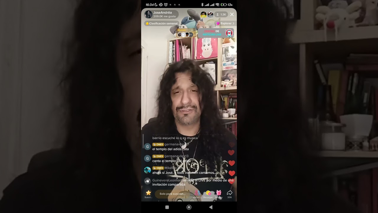 José Andrea (Ex Mago de Oz) canta 