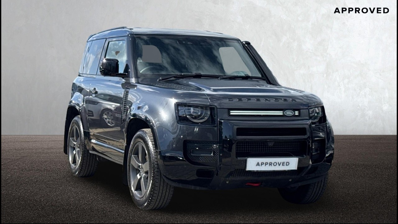 Продается подержанный Defender 90 3.0 D250 MHEV X-Dynamic SE Hard Top I Stafford Land Rover.