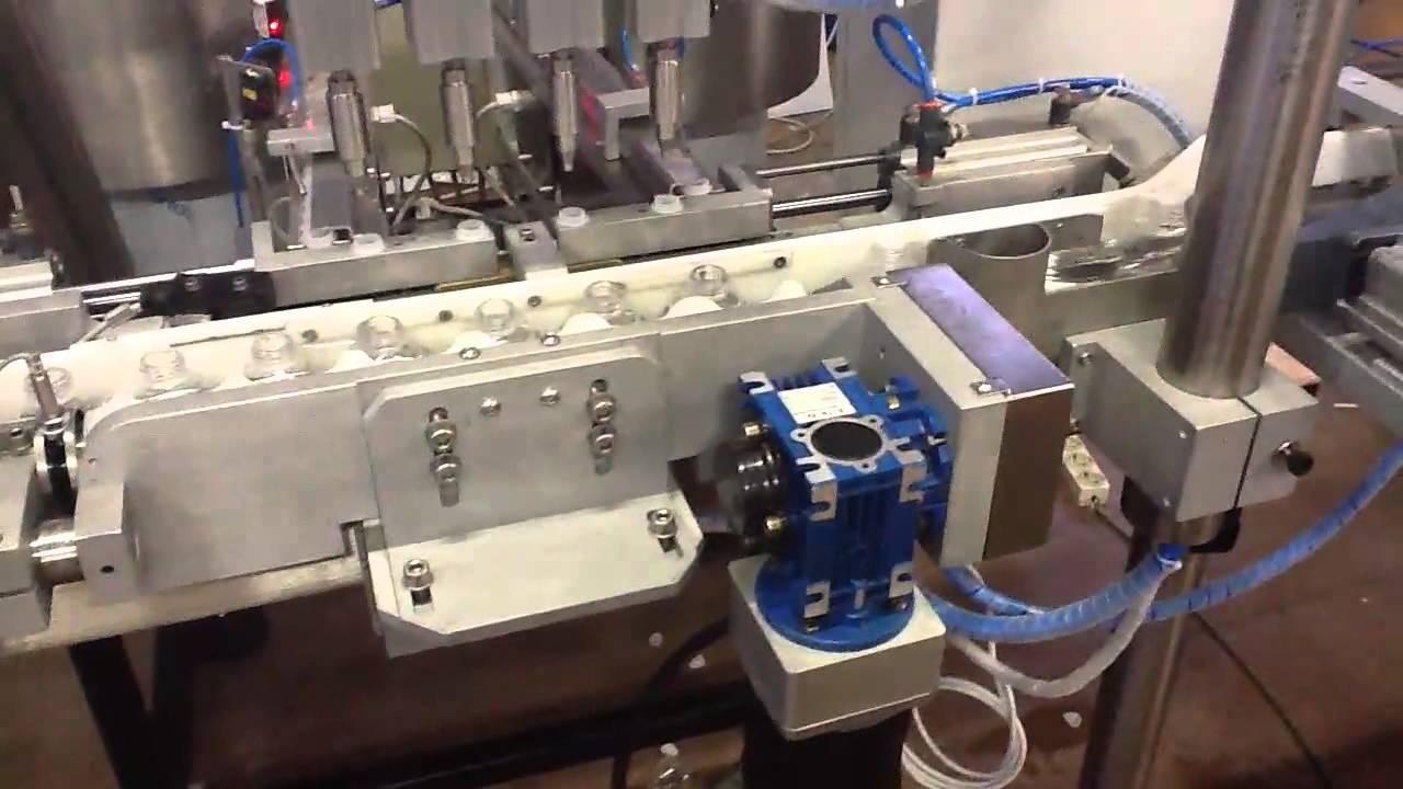 Linea di riempimento e tappatura per liquido anti-mosca