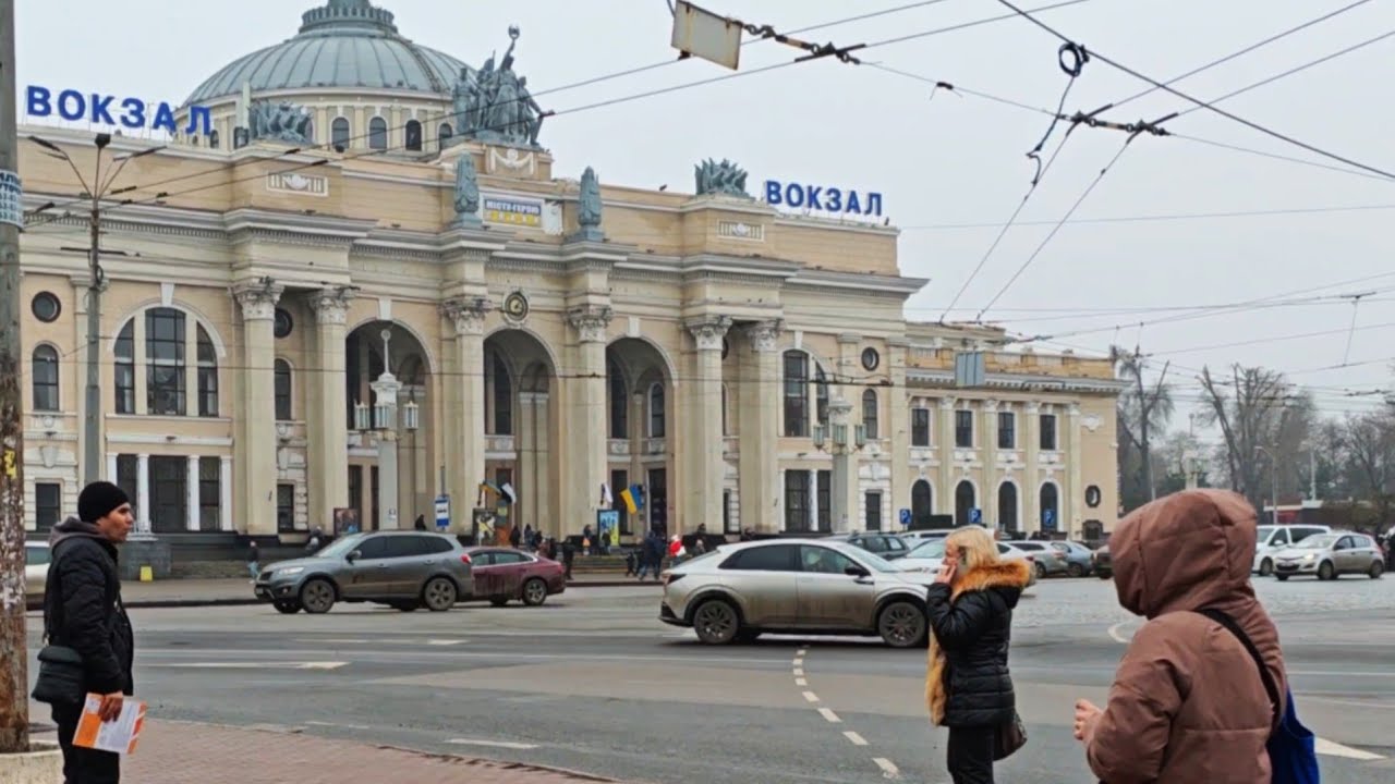Odesa Railway Station & Pryvokzalna Square 🇺🇦 | Real City Life Walking Tour 4K