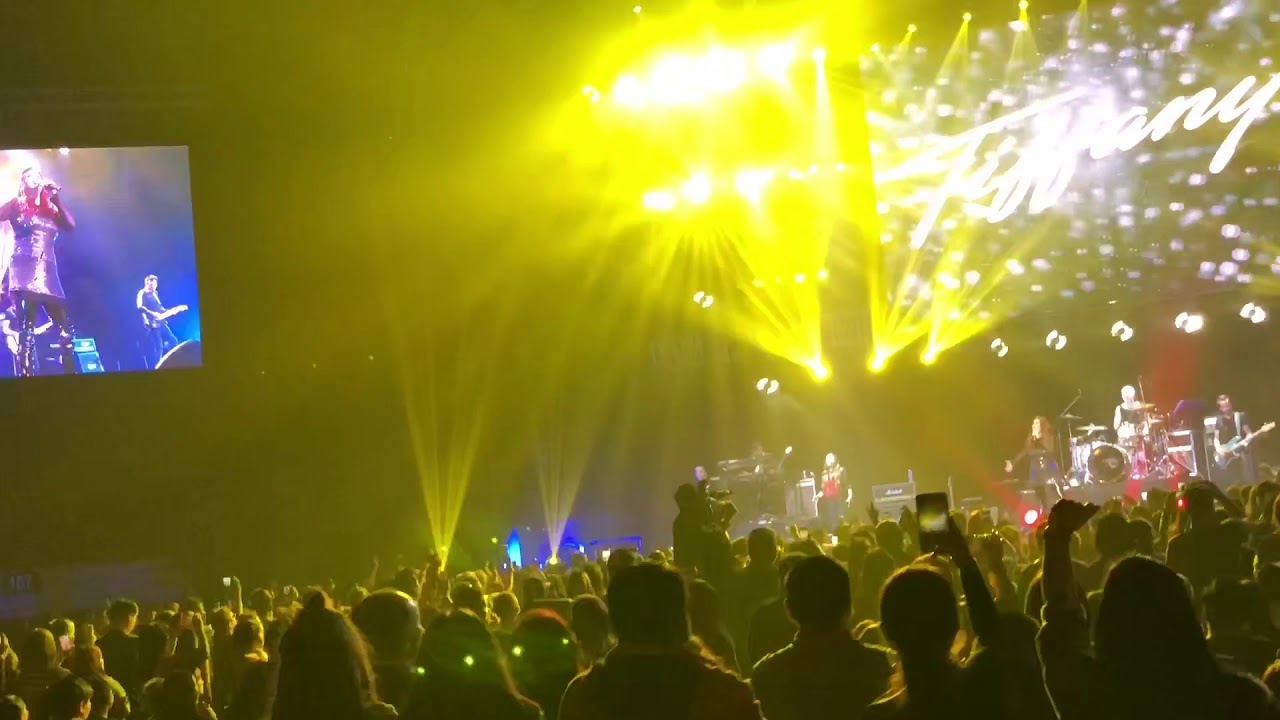 Tiffany And Debbie Gibson Live In Manila
