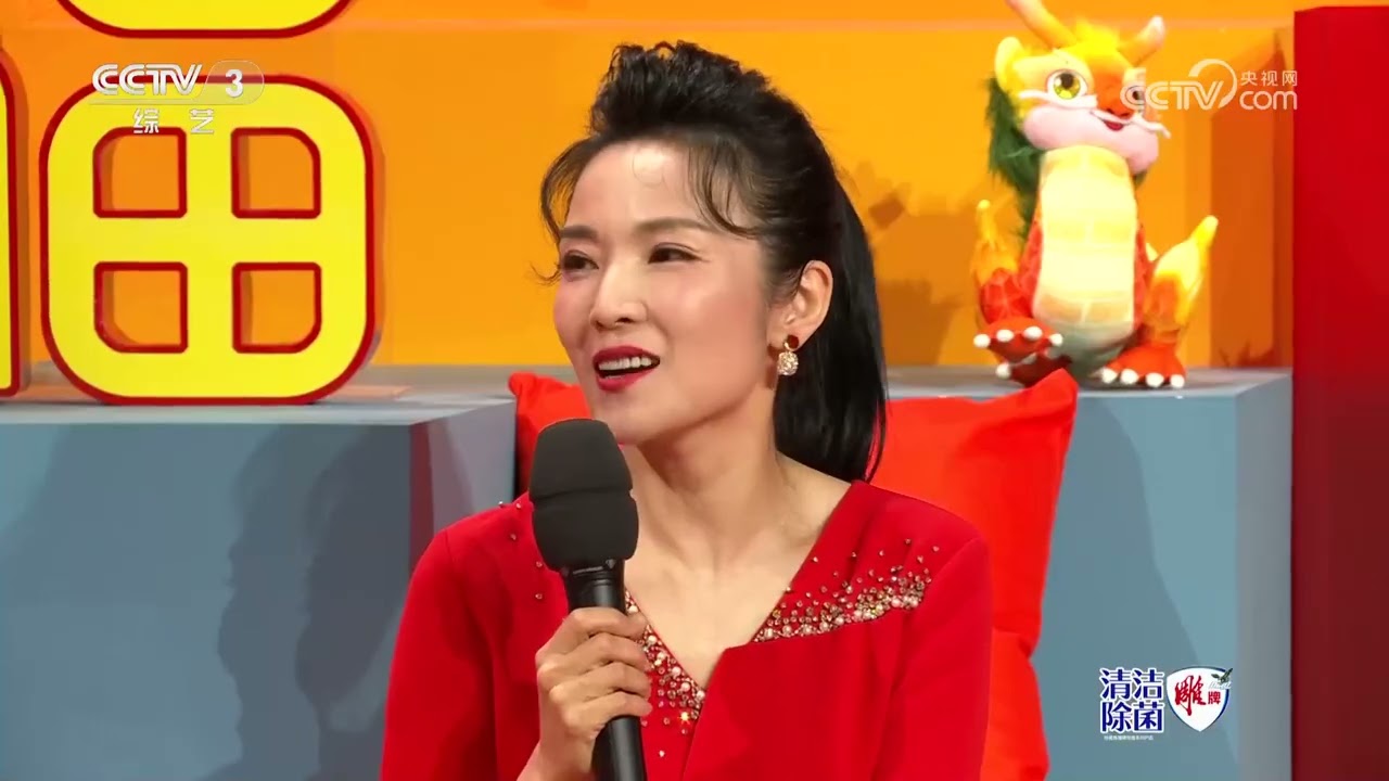 [春晚等着你]毛不易遭遇现场唱歌大考验 并体验蔚县剪纸|CCTV春晚