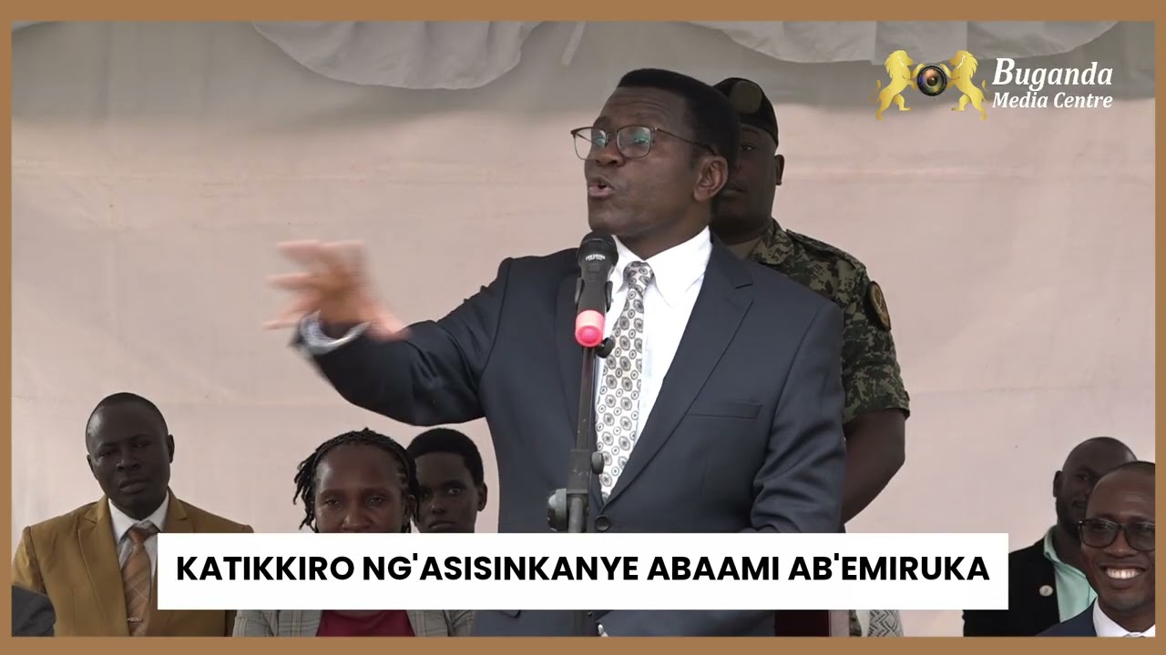 KATIKKIRO MAYIGA NG'ASISINKANYE ABAAMI B'EMIRUKA