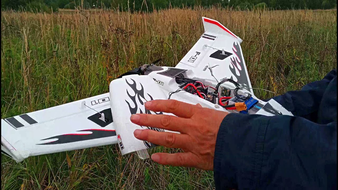 Первый полет радиоуправляемого самолета Hee Wing F-01 Wing 690 мм.